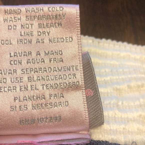 Metro wear Embroidered skirt - Picture 7 of 7